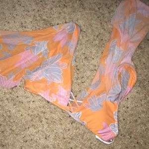 O’Neill bikini top w sheer shoulder layer